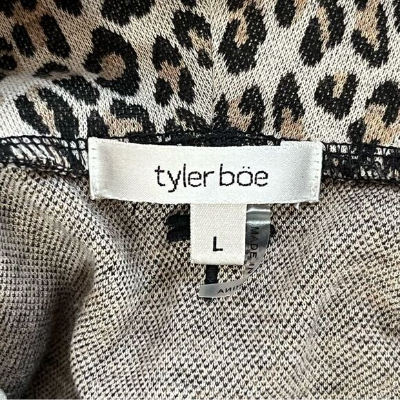 Tyler Böe Knit Dress Size Large Leopard Print 3/4 Sleeve Pleat Pockets - Picture 8 of 10